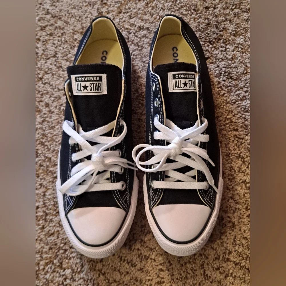 Converse Chuck Taylor All Star Sneakers Shoes Black Low Size Men 10 Women 12 - Picture 2 of 8